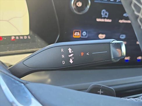 Used 2025 Chevrolet Traverse LT w/ Driver Confidence Package FWD image 14