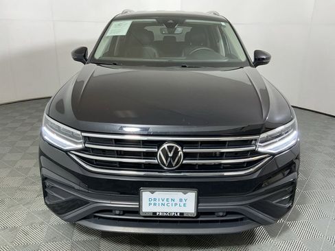 Used 2023 Volkswagen Tiguan SE image 3