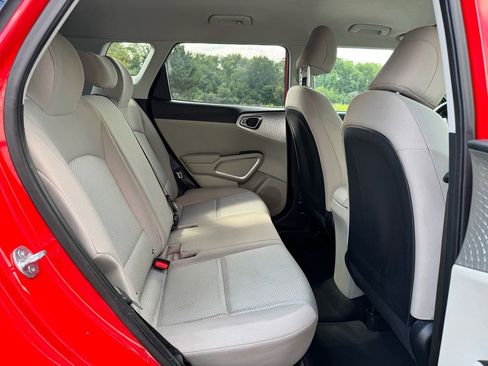 Used 2024 Kia Soul LX image 30