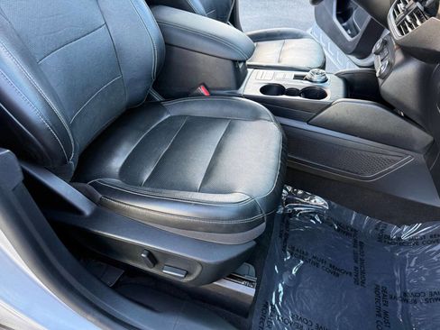 Used 2020 Ford Escape Titanium image 12