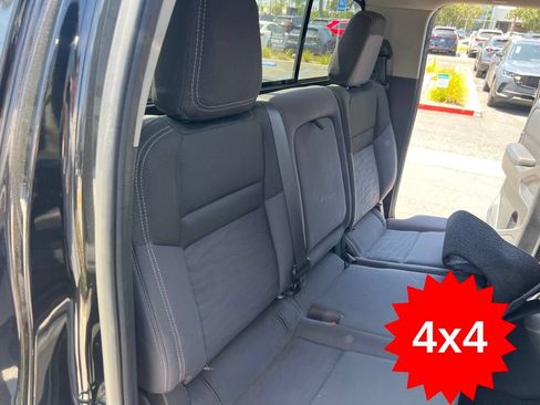 Used 2022 Nissan Frontier SV AWD/4WD image 25