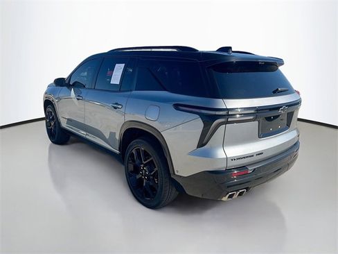 Used 2024 Chevrolet Traverse RS image 5