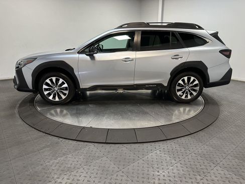 Used 2023 Subaru Outback Limited AWD/4WD image 8