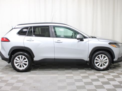 Used 2024 Toyota Corolla Cross LE FWD image 28