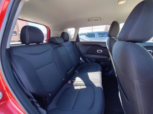 Used 2016 Kia Soul + FWD image 35