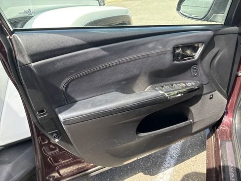 Used 2015 Toyota Avalon Limited w/ Technology Package FWD image 14