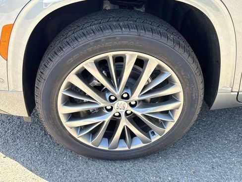 New 2026 Buick Enclave Avenir w/ Super Cruise Package FWD image 7