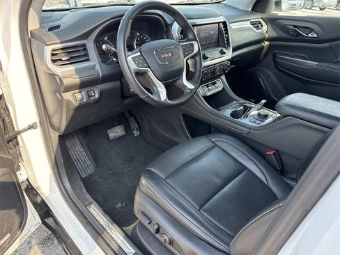 Used 2023 GMC Acadia SLT w/ Preferred Package image 10