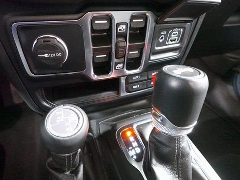 Used 2024 Jeep Wrangler Unlimited Sahara w/ Technology Group image 20