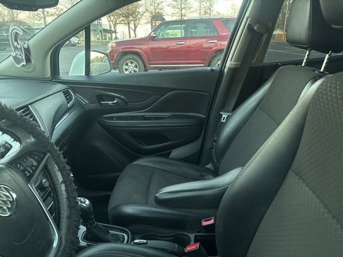 Used 2021 Buick Encore Preferred image 2