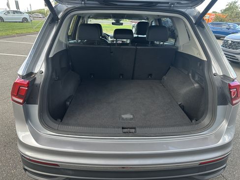 Certified 2024 Volkswagen Tiguan SE AWD/4WD image 18