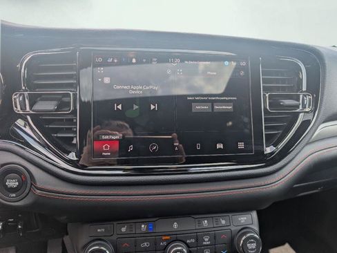 Used 2024 Dodge Durango GT AWD/4WD image 12