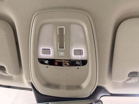 Used 2024 Volvo XC60 T8 Ultimate image 38