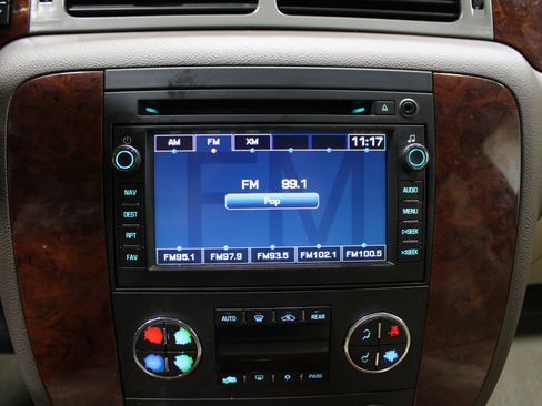 Used 2011 Chevrolet Suburban LTZ image 13