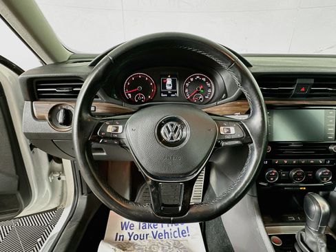 Used 2020 Volkswagen Passat 2.0T SEL FWD image 11