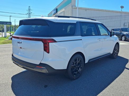 New 2026 Kia Carnival SX w/ SX Dark Edition Package image 3