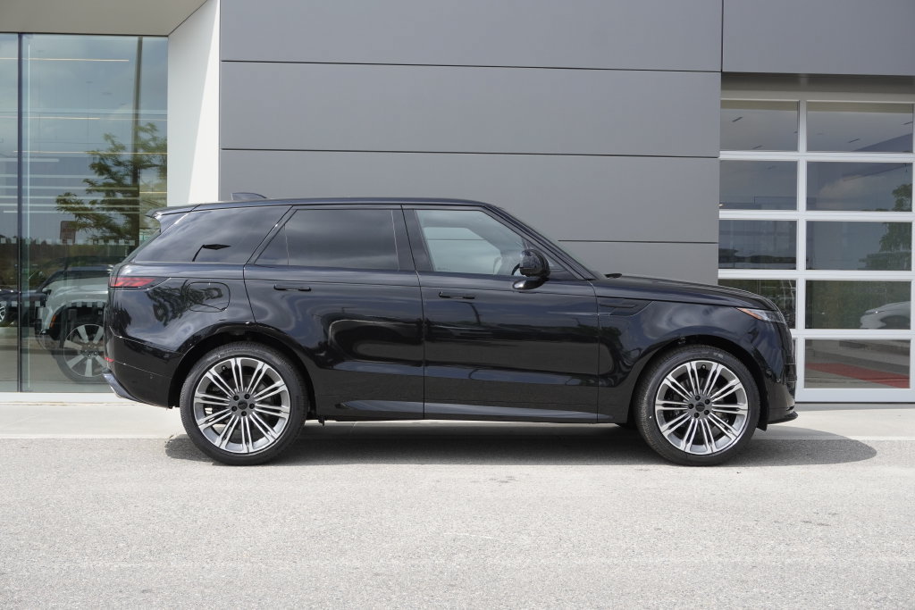 New 2026 Land Rover Range Rover Sport Dynamic SE AWD/4WD image 7