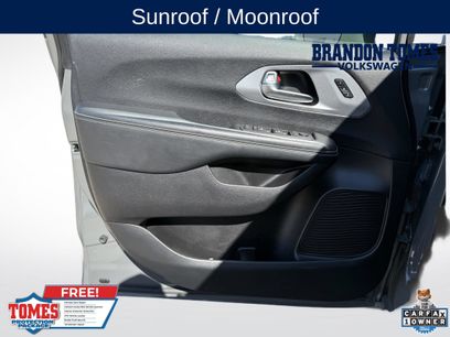 Used 2021 Chrysler Pacifica Touring-L w/ Uconnect Theater Family Group