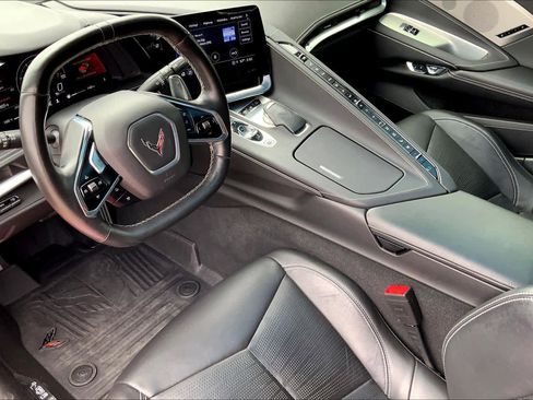Used 2021 Chevrolet Corvette Stingray Preferred Cpe w/ Z51 Performance Package RWD image 18