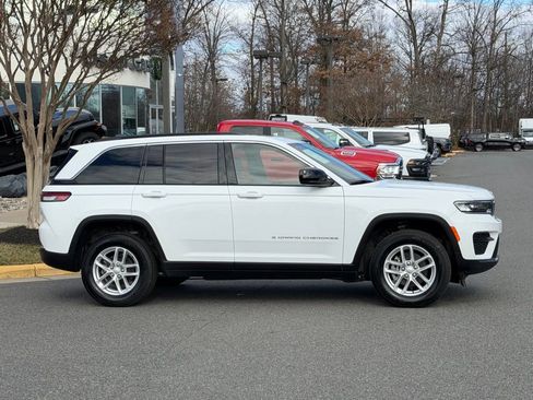 Certified 2024 Jeep Grand Cherokee Laredo X w/ Trailer Tow Package image 5