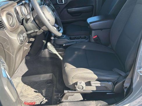 Used 2019 Jeep Wrangler Unlimited Sport S image 24