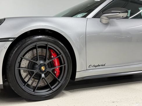 Certified 2026 Porsche 911 GTS image 11