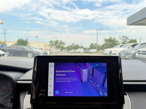 Used 2025 Toyota Corolla LE FWD image 35