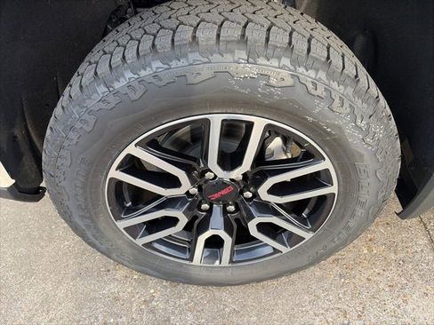 New 2026 GMC Sierra 1500 AT4 w/ AT4 Premium Package image 10