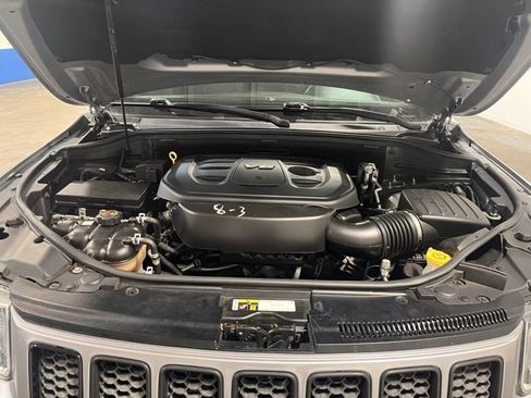 Used 2016 Jeep Grand Cherokee Laredo w/ Quick Order Package 23E image 9