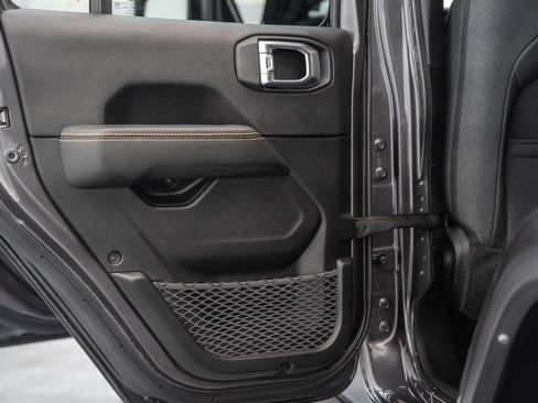 Used 2024 Jeep Wrangler Unlimited Sahara w/ Technology Group AWD/4WD image 39