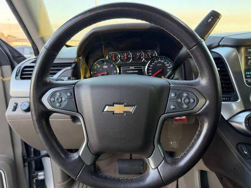 Used 2020 Chevrolet Suburban LT image 18