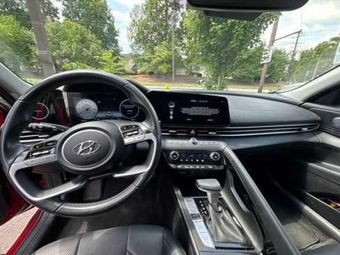Used 2023 Hyundai Elantra Limited FWD image 13
