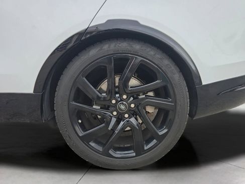 Used 2018 Land Rover Discovery HSE Luxury AWD/4WD image 11