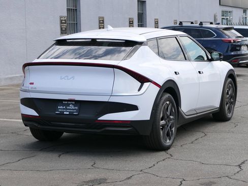 New 2025 Kia EV6 Light w/ Light LR Technology Package image 3