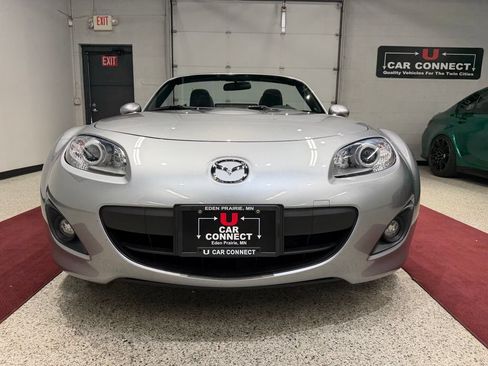 Used 2011 MAZDA MX-5 Miata Sport RWD image 9