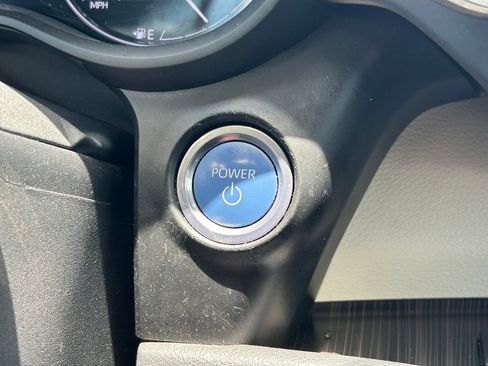Certified 2023 Toyota Sienna Limited FWD image 34
