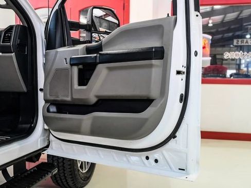 Used 2022 Ford F250 XL w/ Power Equipment Group image 42