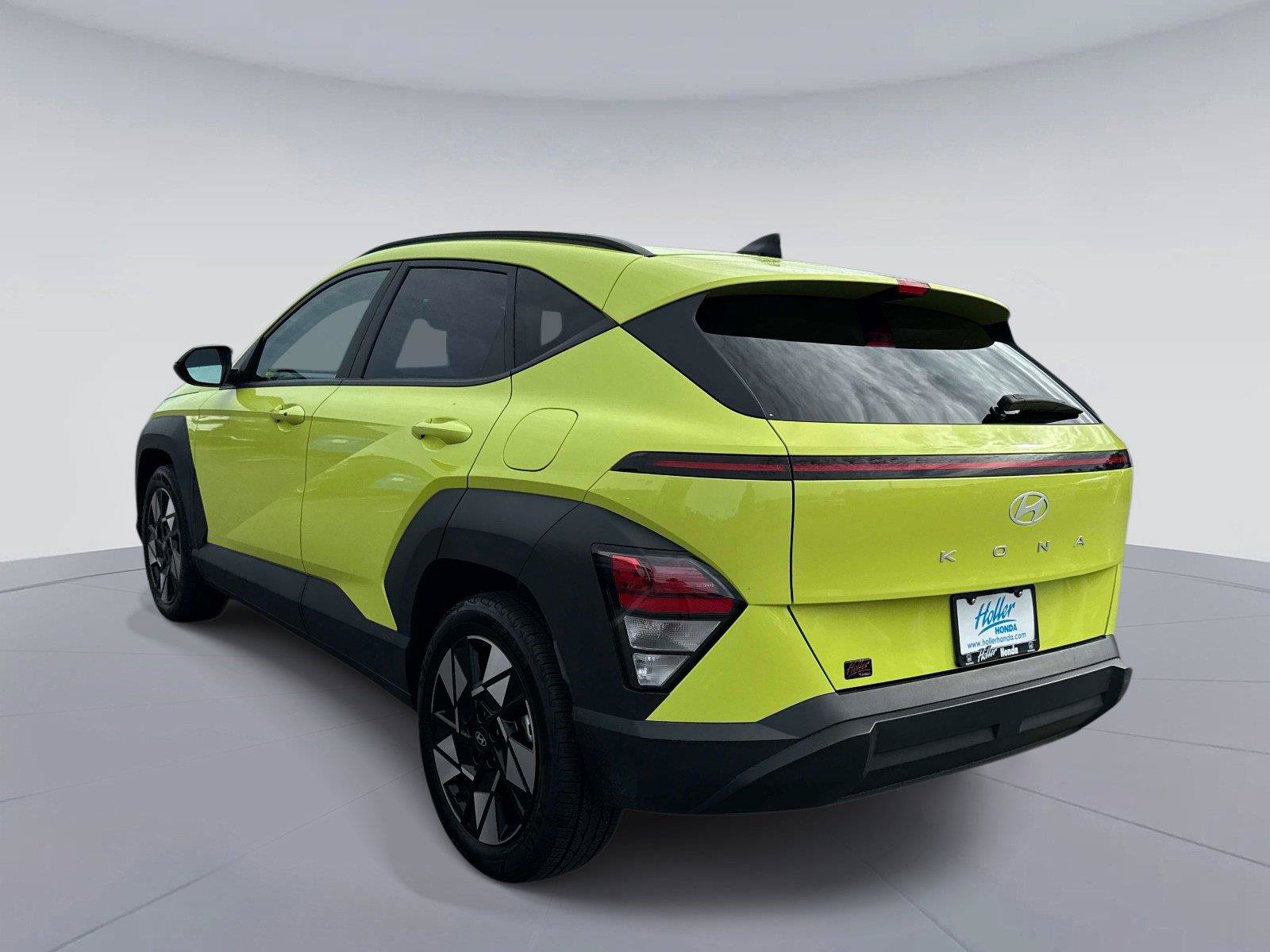 Used 2025 Hyundai Kona SEL FWD image 6