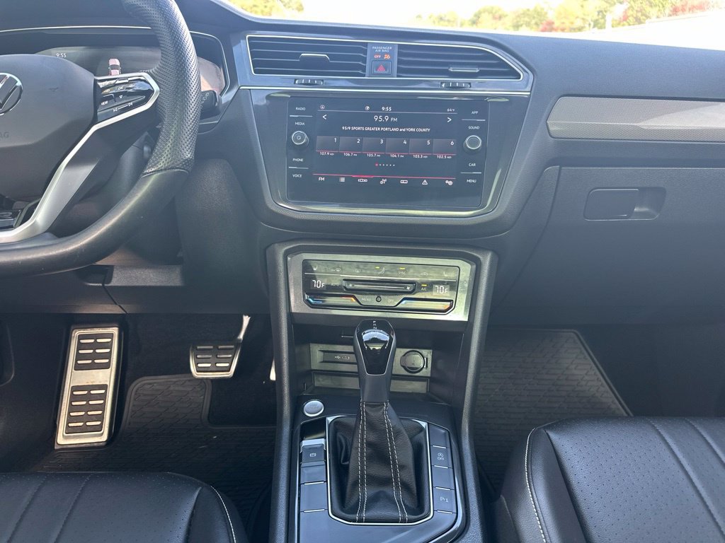 Used 2024 Volkswagen Tiguan SE R-Line FWD image 21