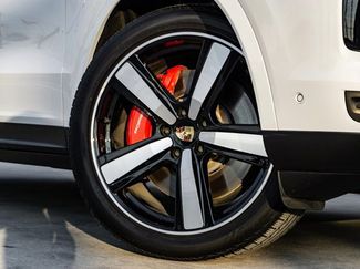 Used 2024 Porsche Cayenne S video 2