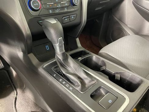 Used 2017 Ford Escape SE AWD/4WD image 9