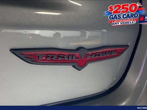 Used 2022 Jeep Compass Trailhawk w/ Trailhawk Elite Group AWD/4WD image 8