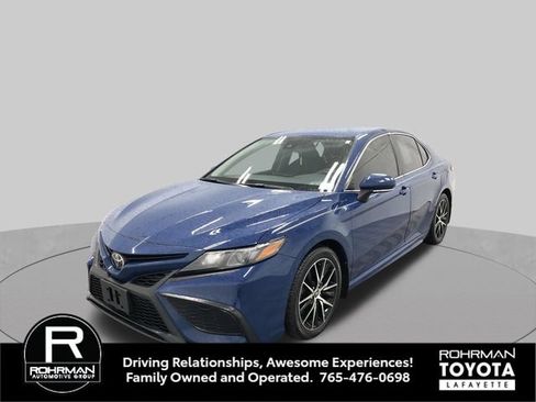 Used 2023 Toyota Camry SE AWD/4WD image 1