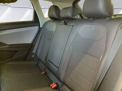 Used 2024 Volkswagen Taos SE image 18