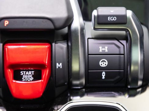 Used 2021 Lamborghini Urus image 18