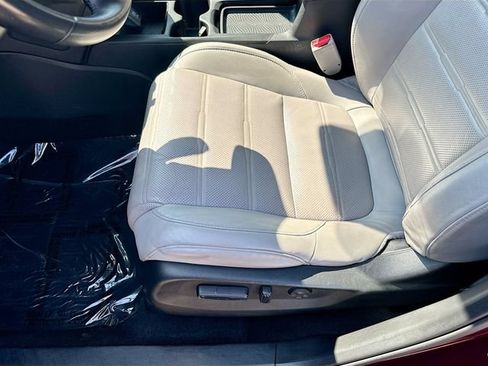 Used 2017 Honda CR-V Touring image 19