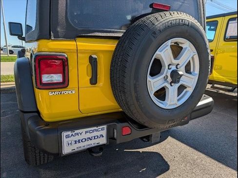 Used 2021 Jeep Wrangler Sport S image 18