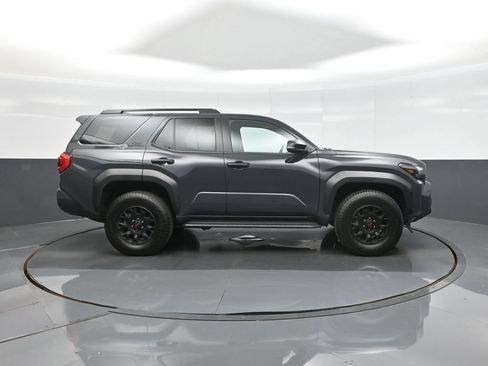 Certified 2025 Toyota 4Runner TRD Off-Road Premium AWD/4WD image 8