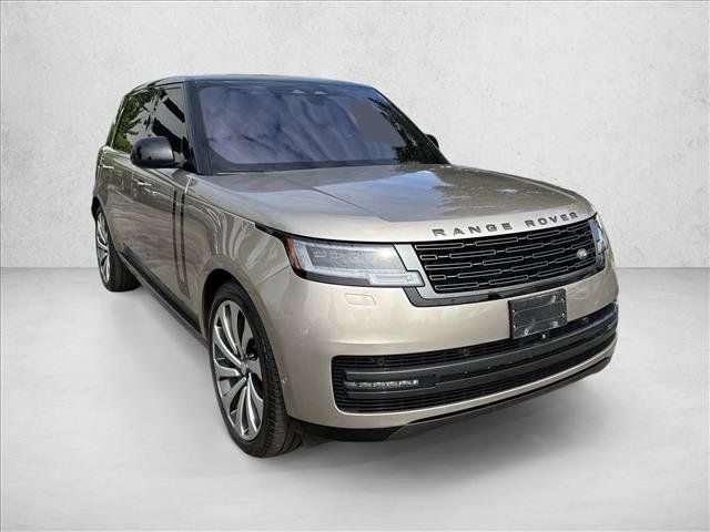 Used 2023 Land Rover Range Rover Long Wheelbase SE AWD/4WD image 2