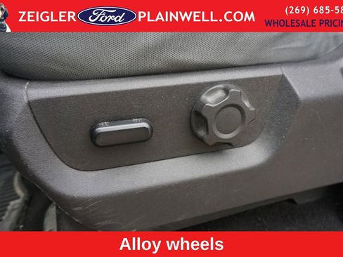 Used 2015 Ford F250 XLT w/ FX4 Off-Road Package AWD/4WD image 16